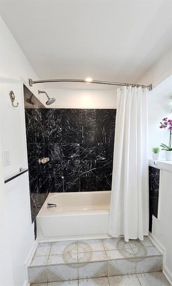 Building Photo - 3083 Claiborne Dr NW