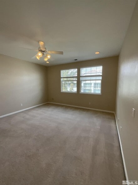 Building Photo - 2847 Falcon Ridge Dr