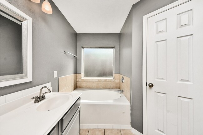 Building Photo - 2731 Gorki Park Dr