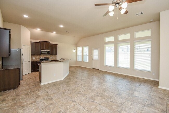 Building Photo - 4215 Mill Oak Dr