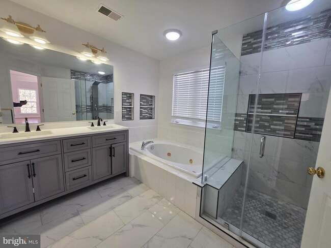 Building Photo - 1702 Allerford Dr