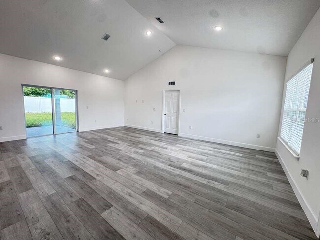 Building Photo - 13376 SW 49th Ave