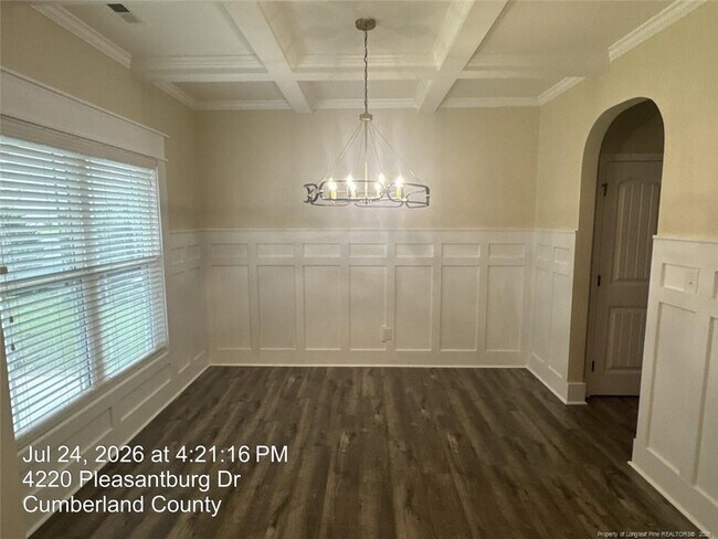 Building Photo - 4220 Pleasantburg Dr