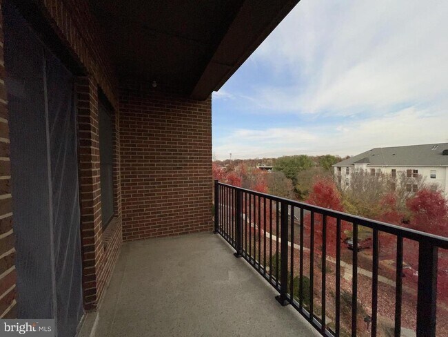 Building Photo - 2903 Bleeker St