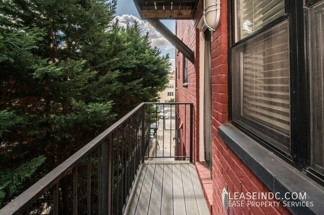 Building Photo - 1354 Euclid St NW