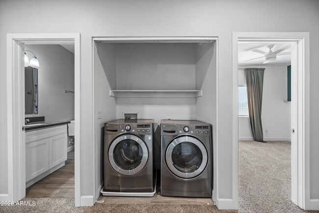 Building Photo - 1013 E Odeum Ln