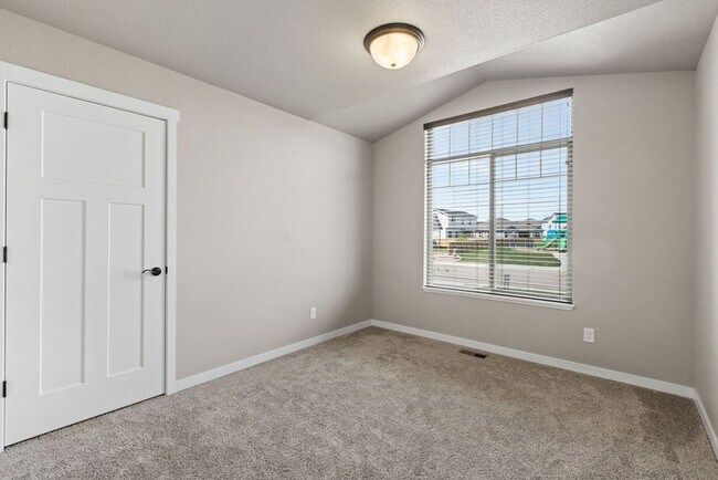 Building Photo - 3 Bedroom Ranch in Wellington