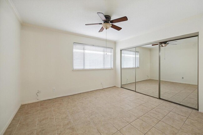 Building Photo - 4040 San Felipe St