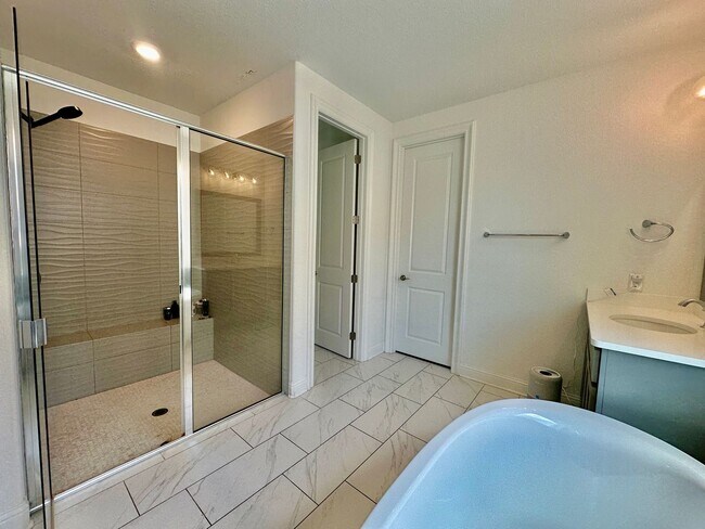 Building Photo - Stunning 4BR/3.5BA Modern Home in Walsh — Available 7/21