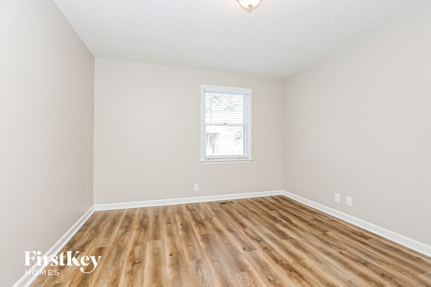 Building Photo - 345 Highfield Dr