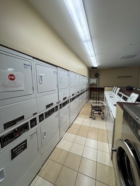 Building Photo - 30 E Huron St