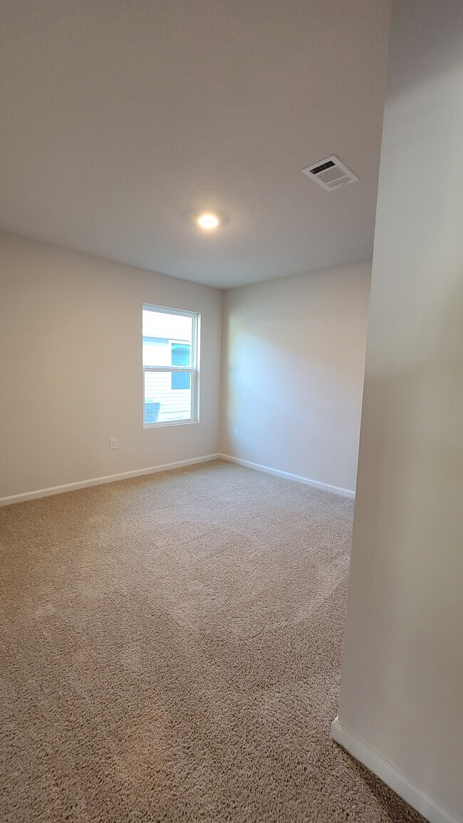 Bed 2 - 5402 Peach Dr