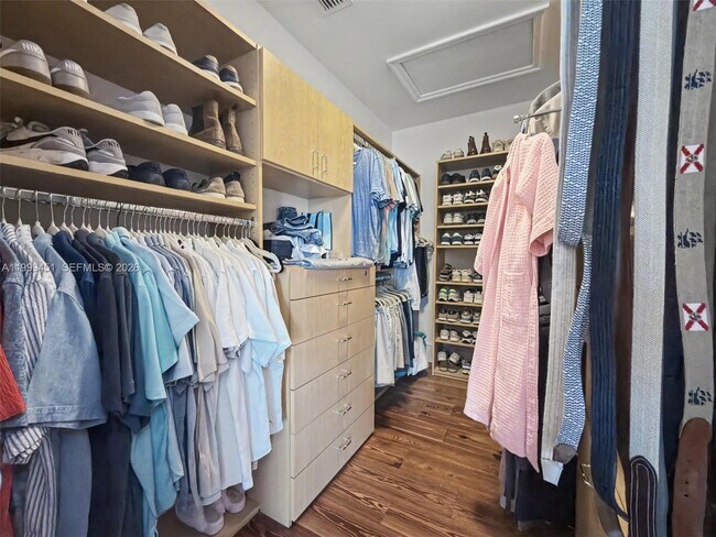 Building Photo - 13689 Deering Bay Dr