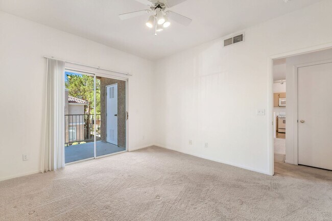 Building Photo - 251 S Green Valley Pkwy