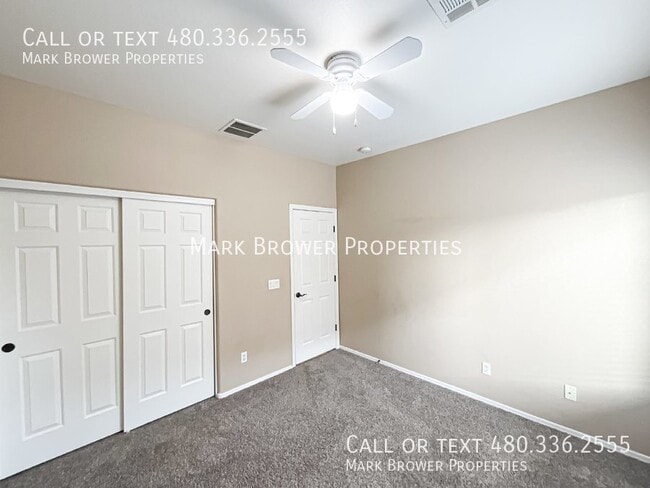 Building Photo - 1204 E Blackfoot Daisy Dr