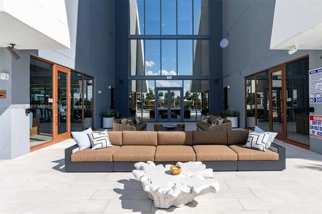 Building Photo - 3900 Alton Rd