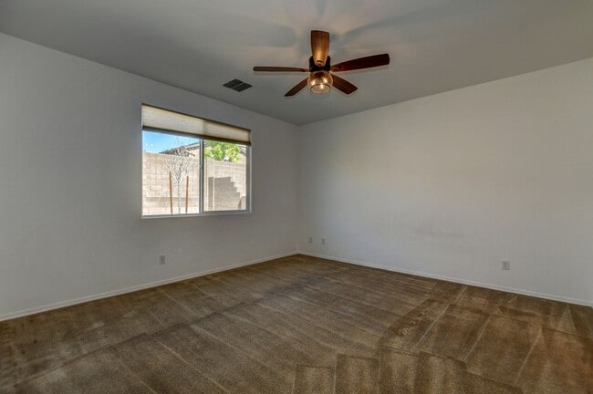 Building Photo - 3 bedroom 2 bathroom home in Saddlewood