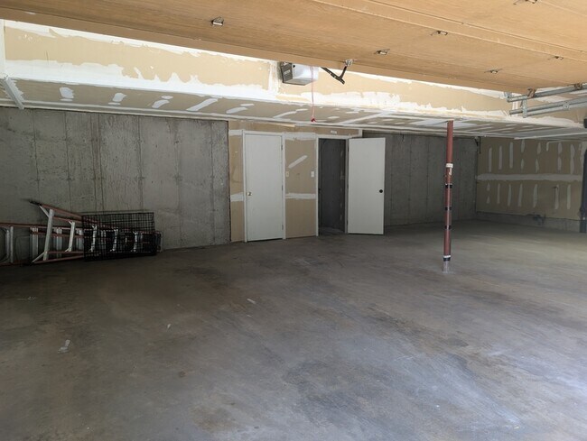 Building Photo - 1012 Moorings Dr