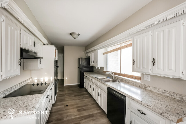 Building Photo - 4 Bedroom Home in Dallas, TX