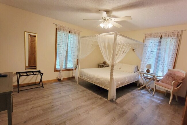 Building Photo - 66 Paquette Dr