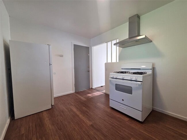 Building Photo - 3413 Willow Creek Dr