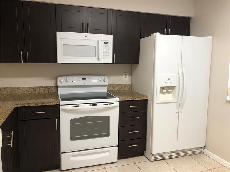Building Photo - 729 NW 92nd Ave