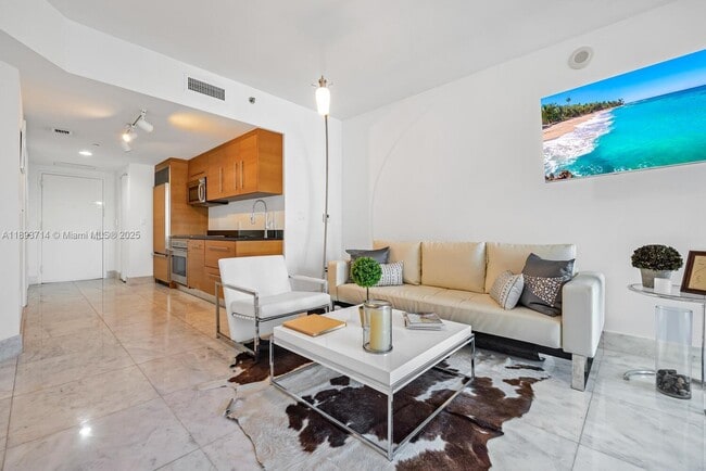 Building Photo - 475 Brickell Ave