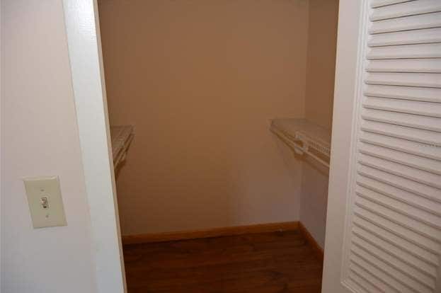 Building Photo - 493 Meadowood Blvd