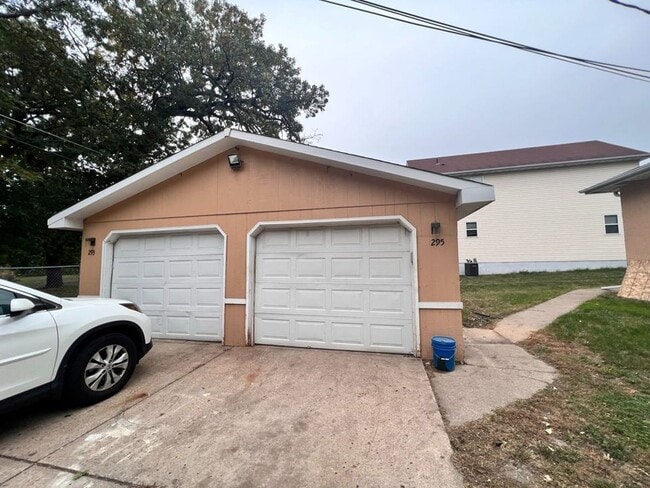 Building Photo - Rent Special!!! Rent Controlled - 3Bedroom Side by Side Duplex!