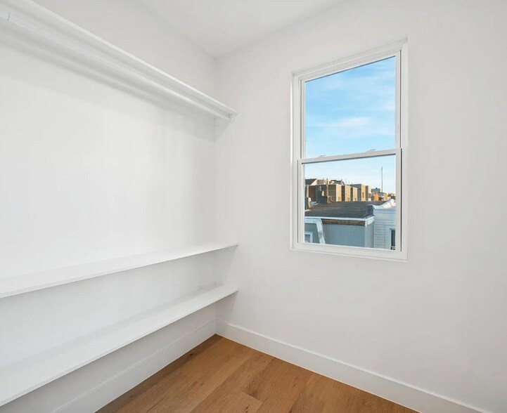 Building Photo - 2600 Webster St