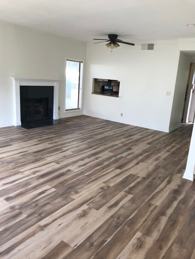 Gas fireplace - 5247 Agnes Ave