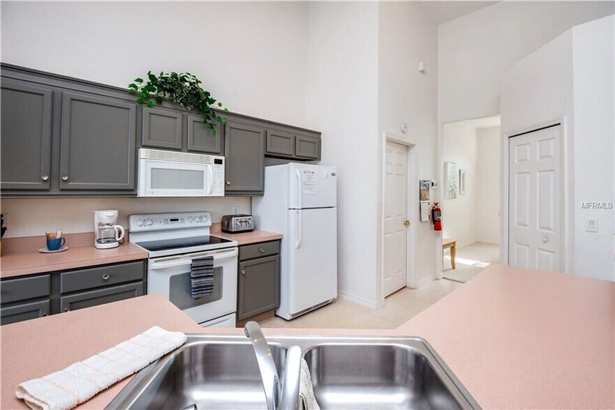 Building Photo - 315 Nottingham Way