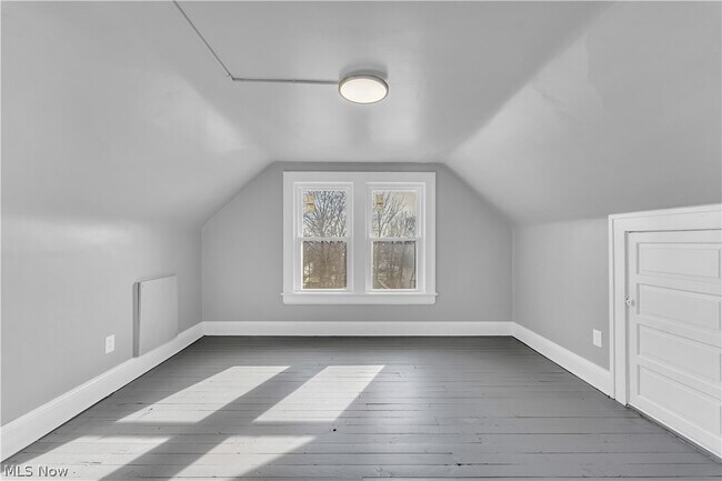 Building Photo - 516 Whitney Ave