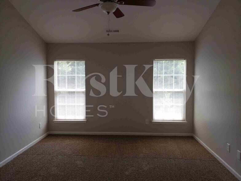 Building Photo - 3760 Thornaby Cir