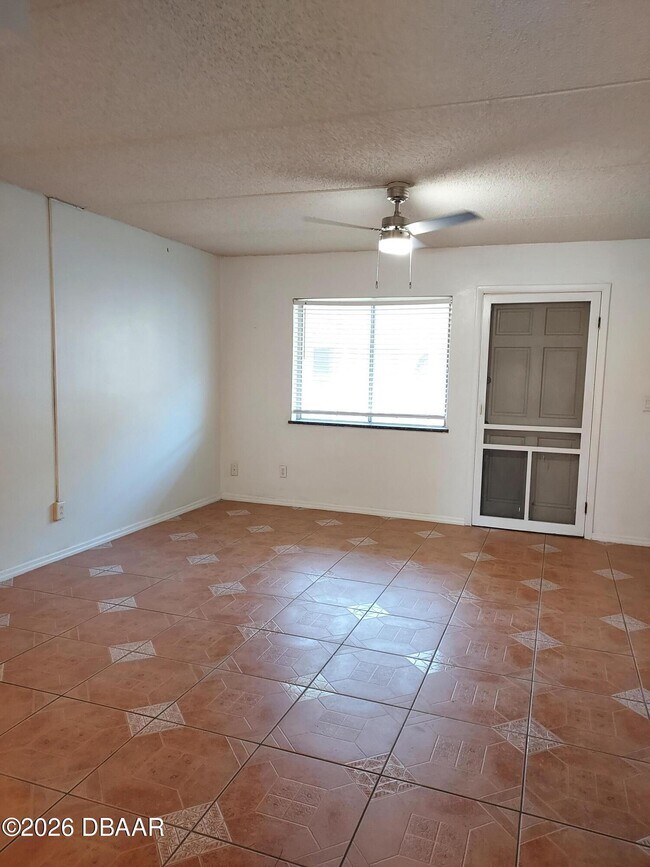 Building Photo - 55 Vining Ct