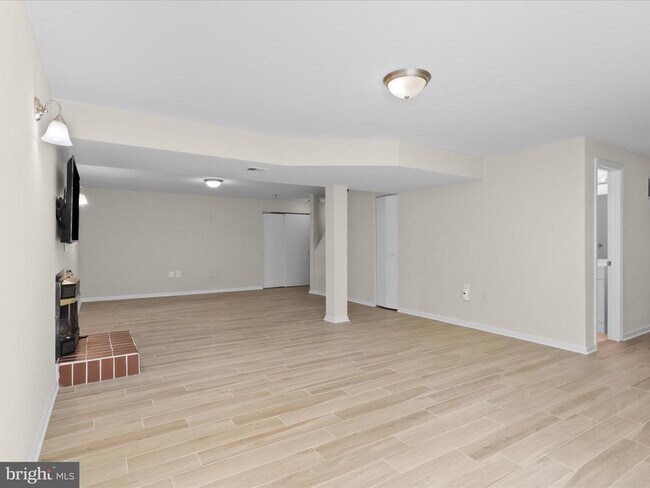 Building Photo - 1518 Summerset Pl