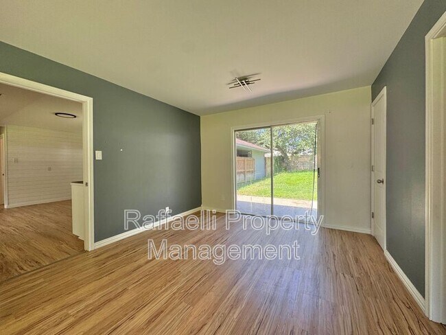 Building Photo - 3901 Wood St