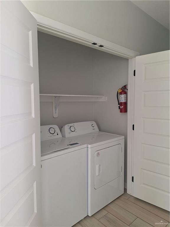 Building Photo - 10 N Clarence Ave