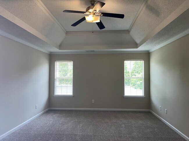 Building Photo - Updated, Spacious Brick Ranch in Great Neighbrorhood!