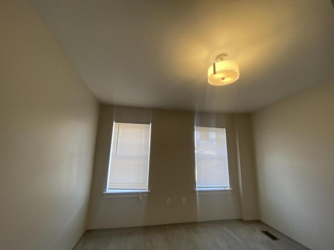 Building Photo - 3436 Leverton Ave