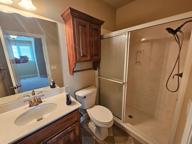 Building Photo - Beautiful Large Home in Johnson