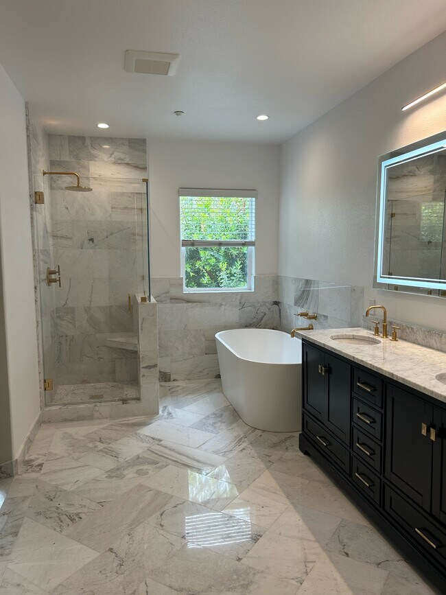 Building Photo - 2339 Chiquita Ln