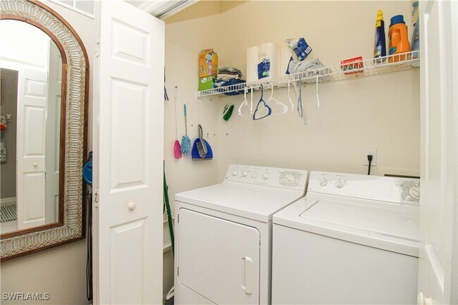 Building Photo - 8217 Parkstone Pl