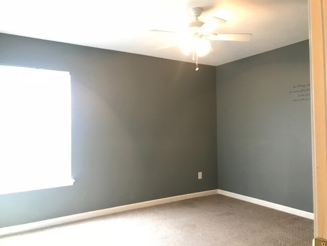 Building Photo - 24 Country Village Cir