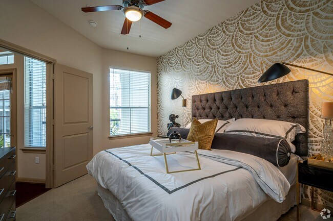 Building Photo - Spacious Living + Special Offers Available!