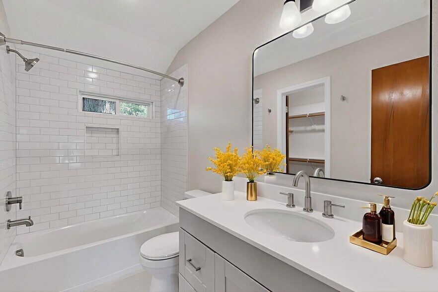 virtually staged - 2207 Housley Dr