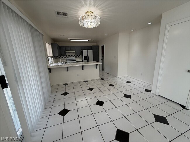 Building Photo - 8089 Kentshire Dr