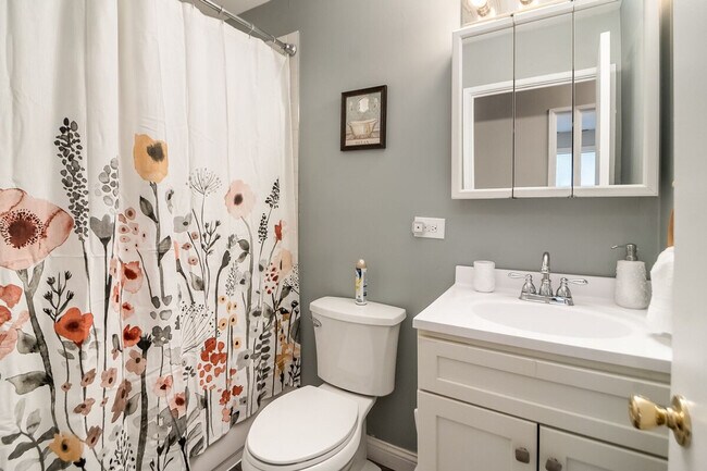 Building Photo - 15133 Huntington Ct