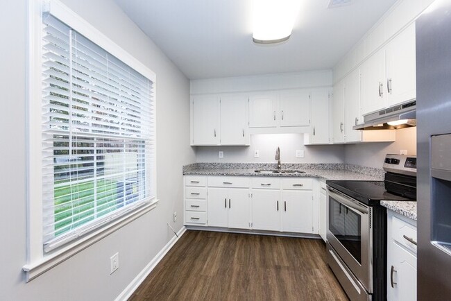 Building Photo - 3BD/1BA Ranch in Cabarrus Woods!