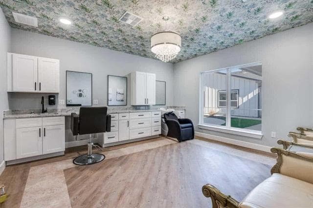 Building Photo - 820 W McLeroy Blvd